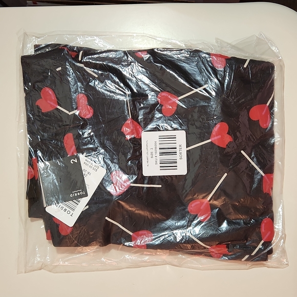 ❤️NWT TORRID LEGGING - RED HEART PRINT LOLLIPOP - PLUS SIZE - Picture 4 of 10
